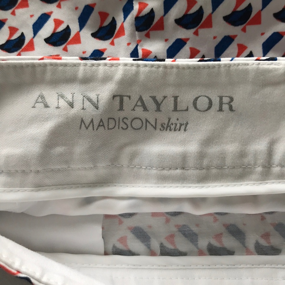 ❎DONATED❎ Ann Taylor Geometric Madison Skirt - Picture 4 of 7